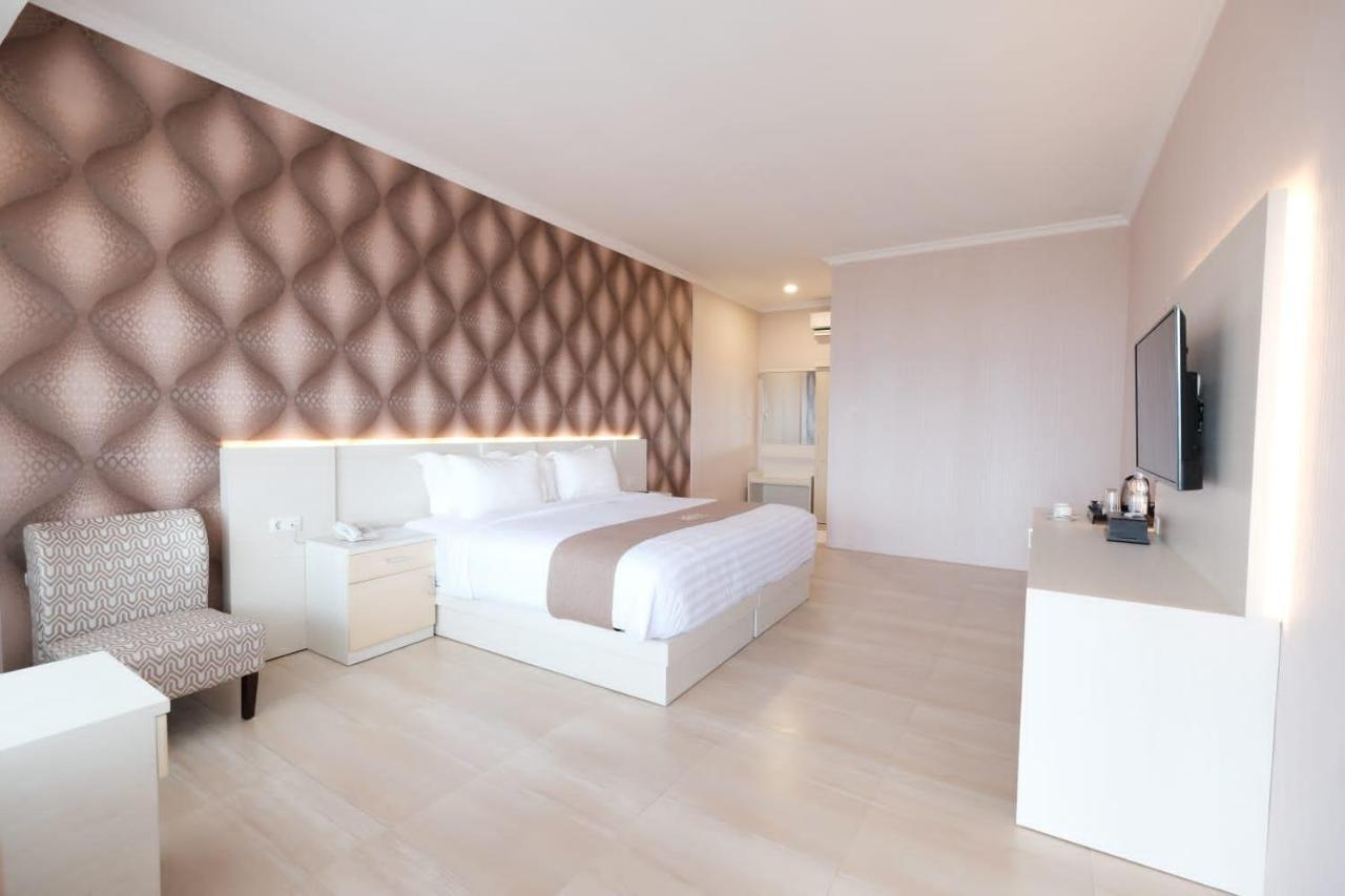 Bukit Indah Doda Hotel & Resorts パル エクステリア 写真