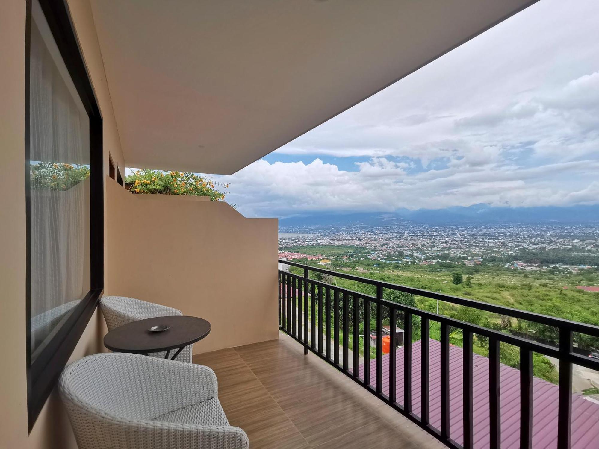 Bukit Indah Doda Hotel & Resorts パル エクステリア 写真
